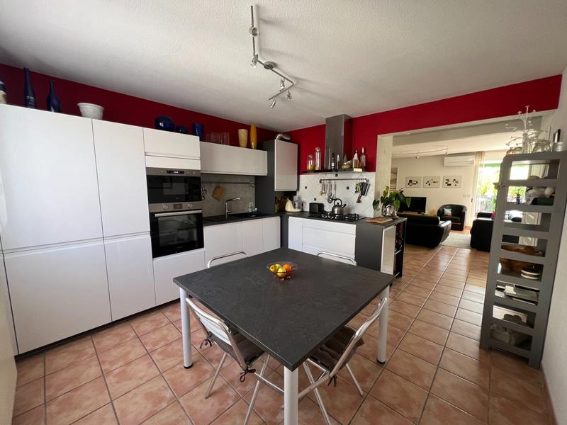 Appartement - 99 m² - 4 pièces