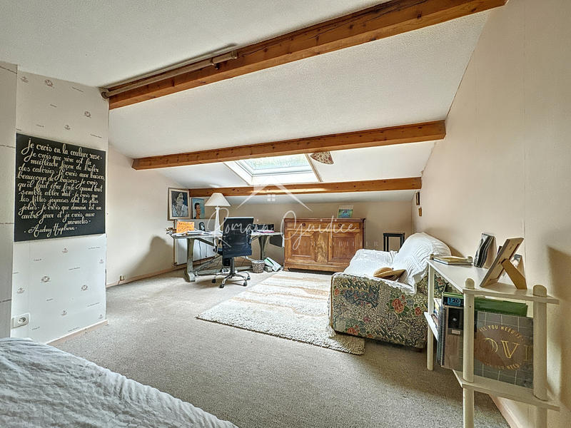 Propriété - 247 m²