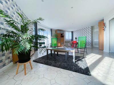 Appartement - 136 m² - 6 pièces