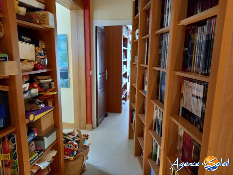 Villa - 326 m² - 10 pièces