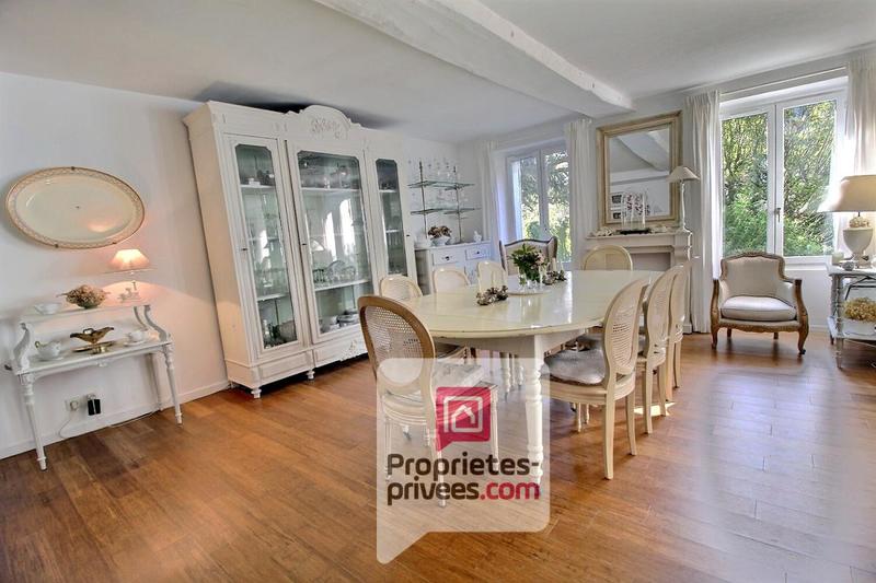 Maison - 200 m² - 6 pièces