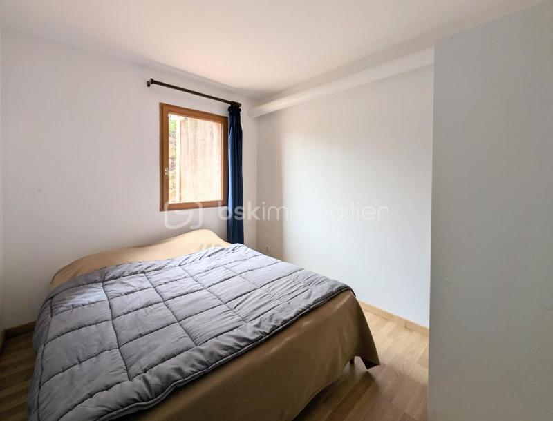 Propriété - 257 m² - 11 pièces