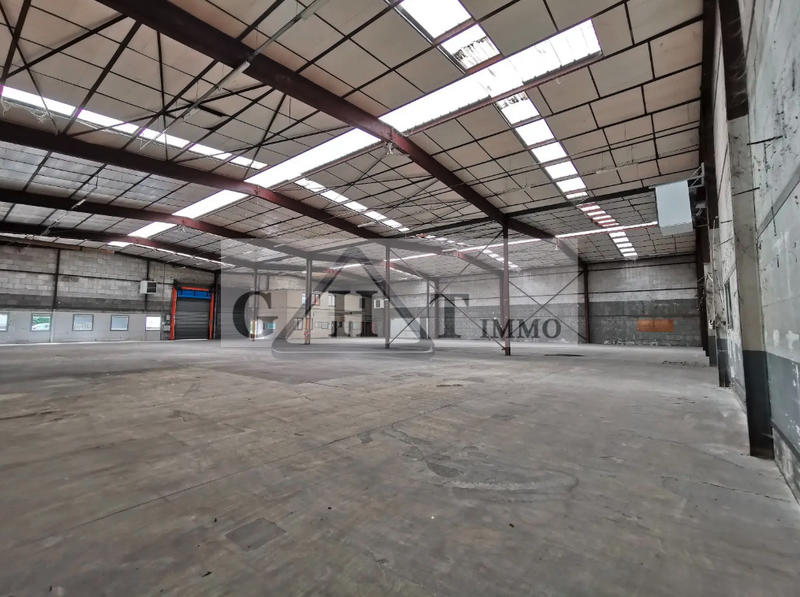 Entrepôt - 1 752 m²