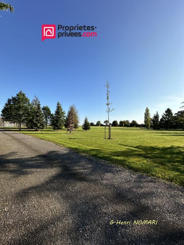 Maison - 280 m² - 10 pièces