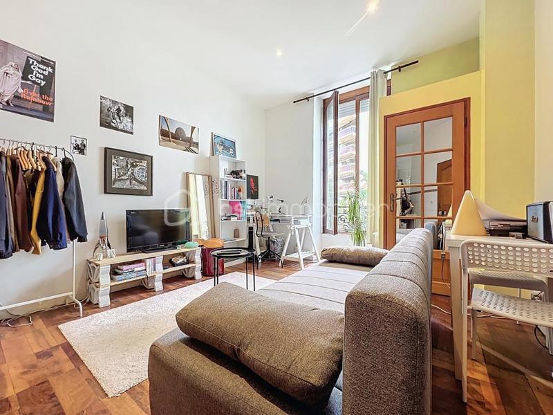 Studio - 66 m² - 3 pièces