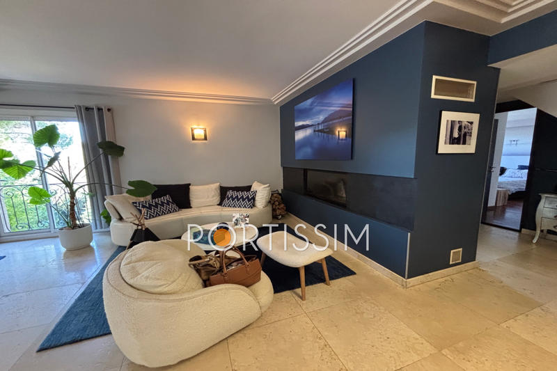 Maison - 275 m² - 8 pièces