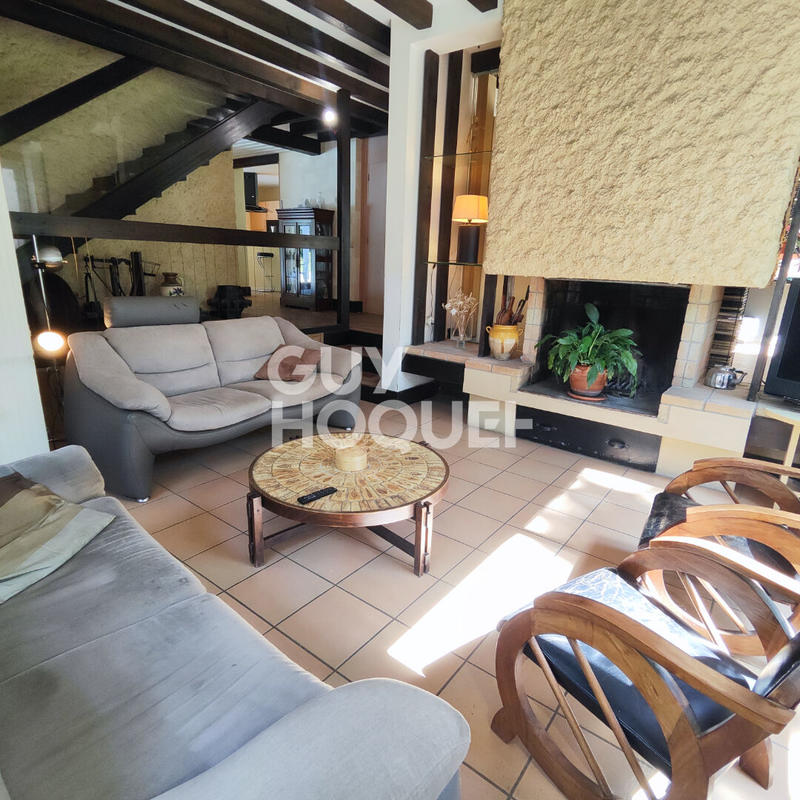 Maison - 246 m² - 7 pièces