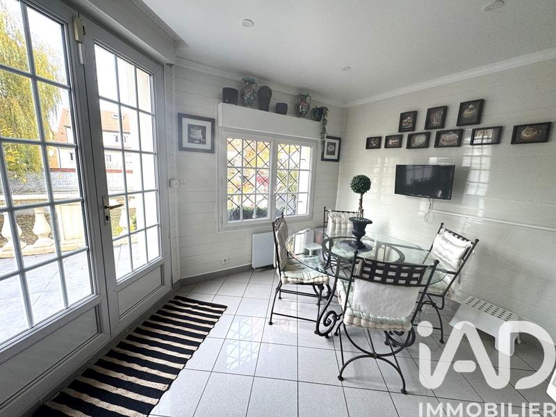 Maison - 180 m² - 5 pièces