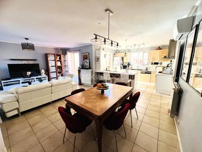 Maison - 93 m² - 5 pièces