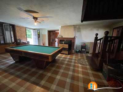 Maison - 306 m² - 10 pièces