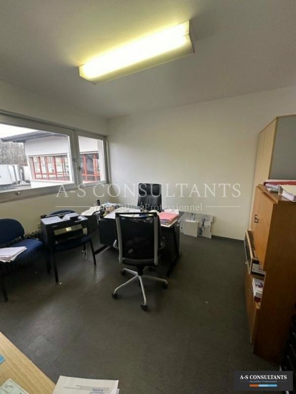 Entrepôt - 1 800 m²