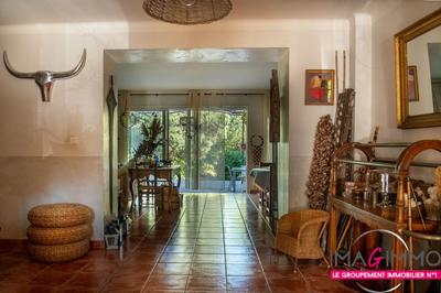 Maison - 213 m² - 6 pièces