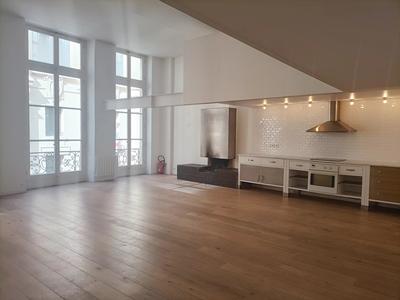 Appartement - 233 m² - 5 pièces