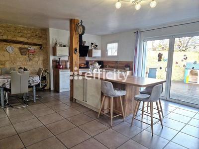 Maison - 96 m² - 3 pièces