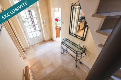 Maison - 267 m² - 10 pièces