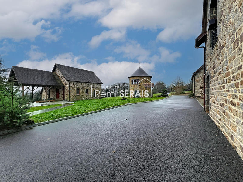 Demeure - 593 m² - 8 pièces