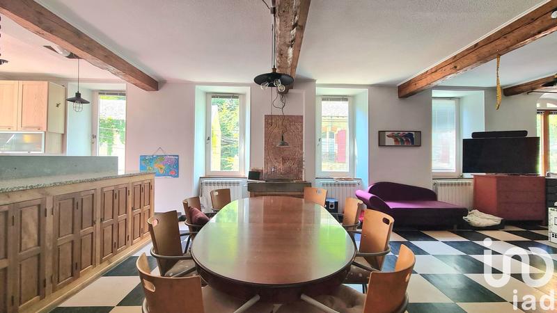 Maison - 630 m² - 10 pièces