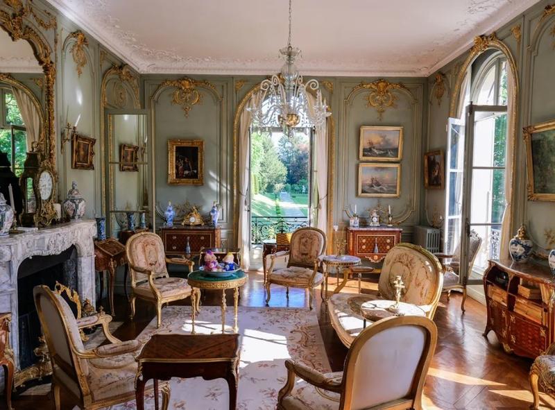 Manoir - 1 000 m² - 30 pièces