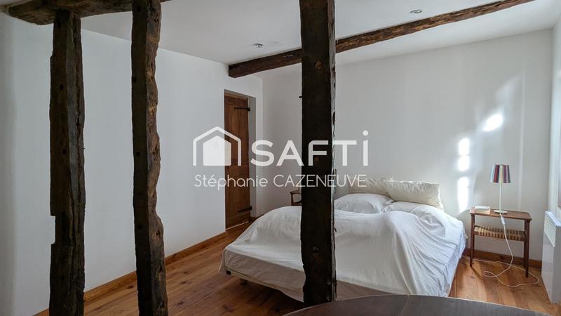 Maison - 233 m² - 9 pièces