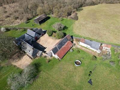 Maison - 600 m² - 5 pièces