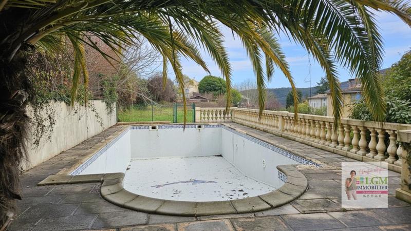 Maison de village - 238 m² - 6 pièces