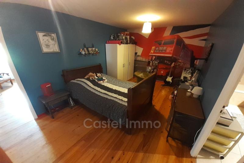 Maison - 217 m² - 13 pièces