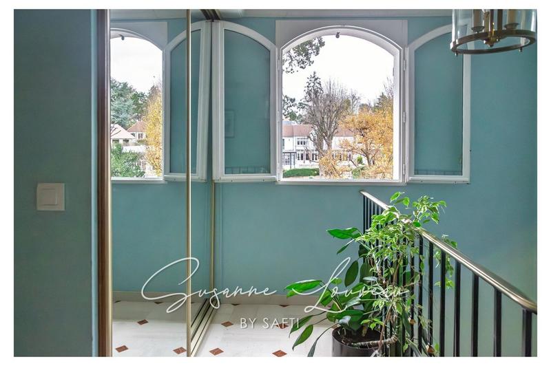 Villa - 215 m² - 9 pièces