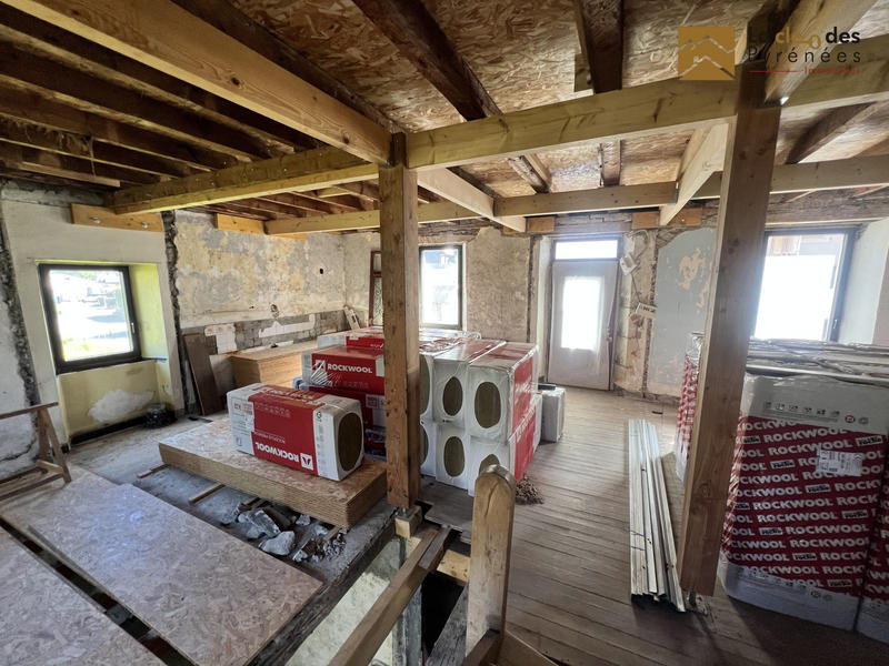 Maison - 210 m² - 3 pièces