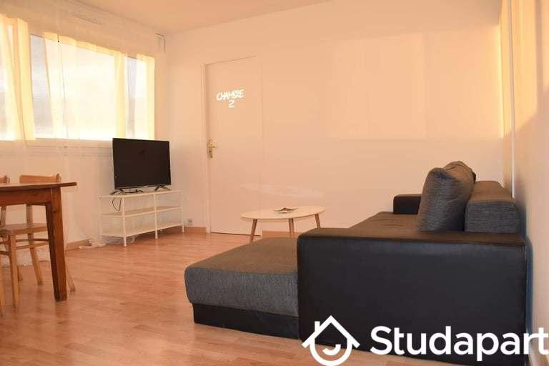 Chambre - 10 m² - 1 pièce