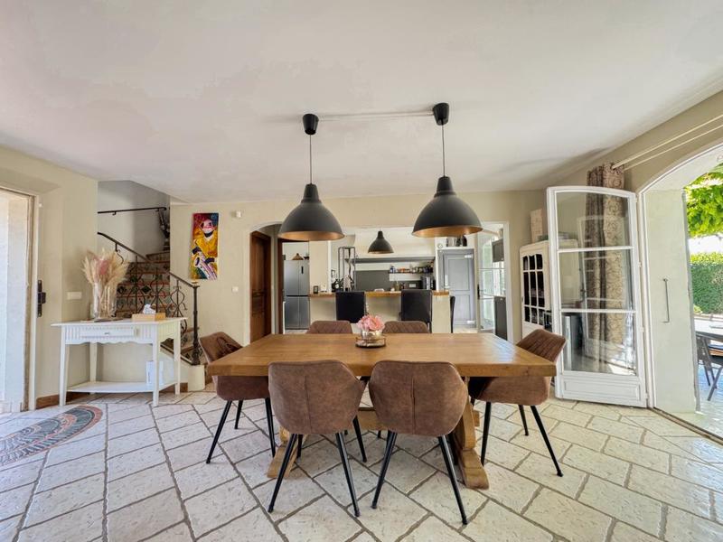 Maison - 180 m² - 6 pièces
