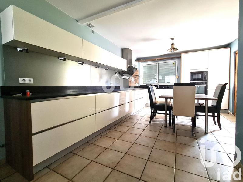 Maison - 215 m² - 8 pièces