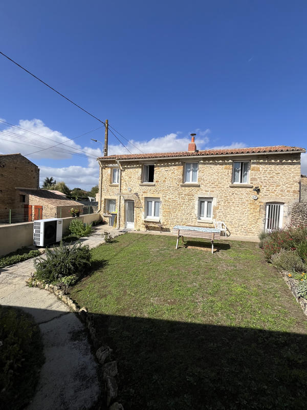 Maison - 99 m² - 3 pièces