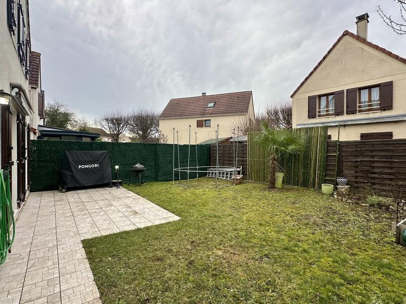 Maison traditionnelle - 111 m² - 5 pièces