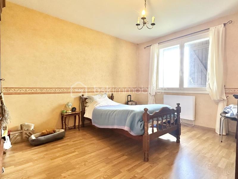 Maison - 200 m² - 8 pièces