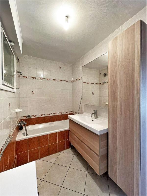 Appartement - 90 m² - 4 pièces