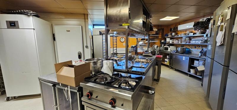 Fonds de commerce - 220 m²