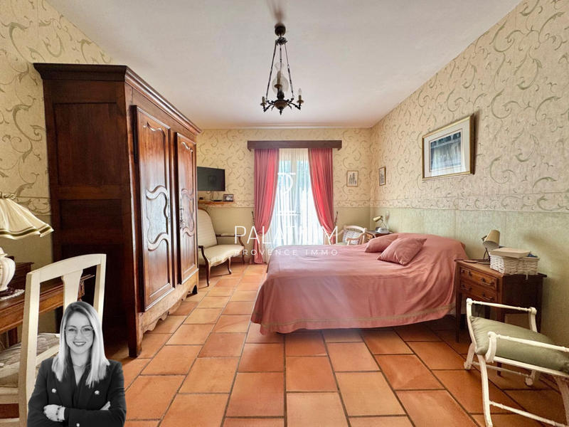 Villa - 202 m² - 7 pièces