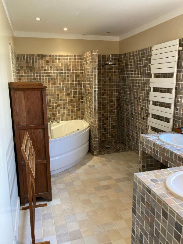 Maison - 242 m² - 7 pièces