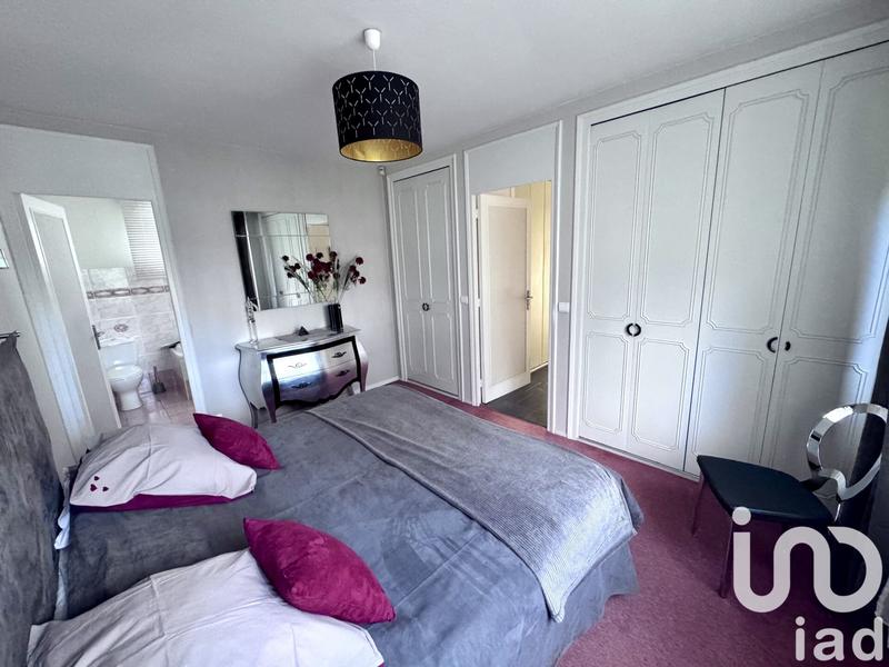 Maison - 245 m² - 9 pièces