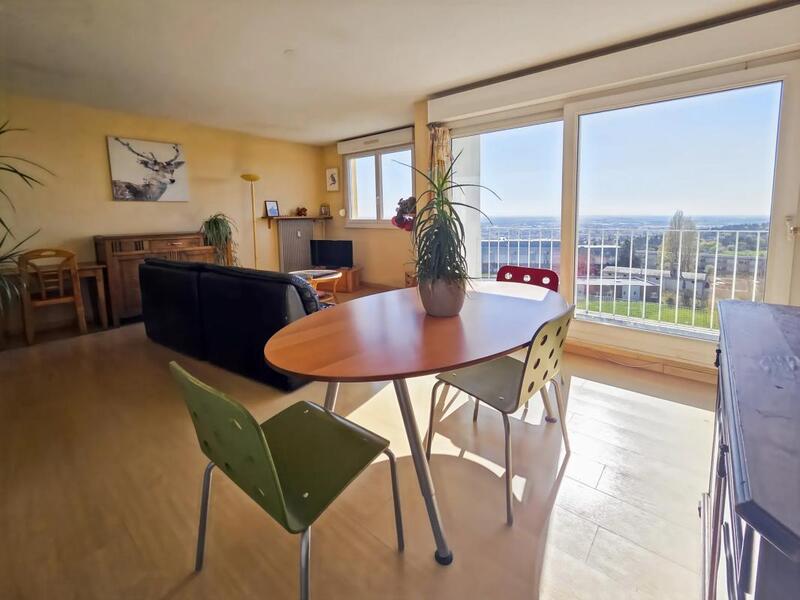 Appartement - 90 m² - 4 pièces