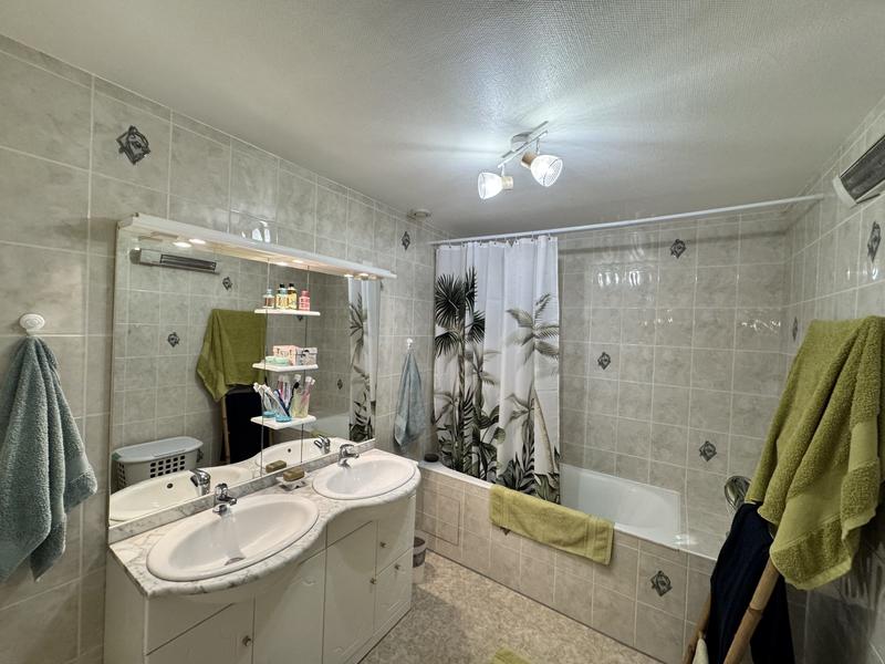 Maison - 104 m² - 4 pièces