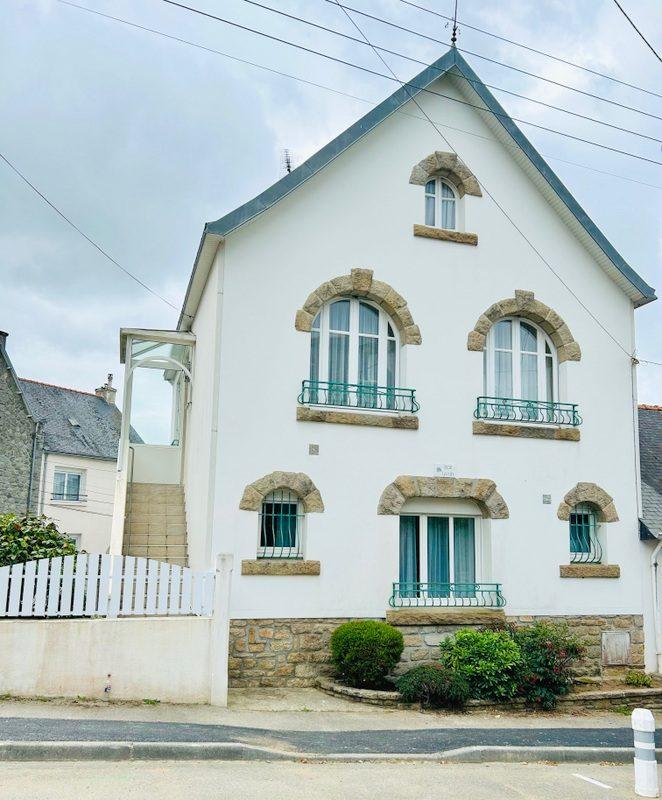 Maison - 180 m² - 9 pièces