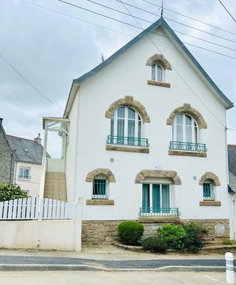 Maison - 180 m² - 9 pièces