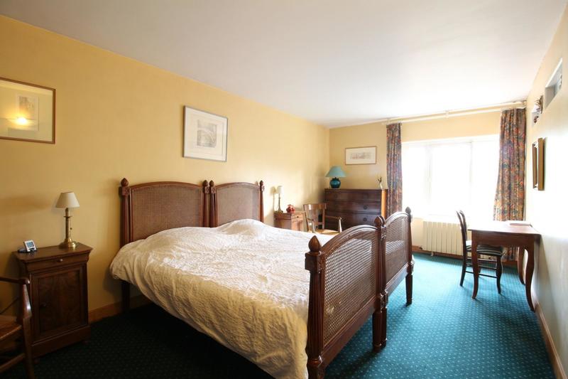 Maison - 412 m² - 11 pièces