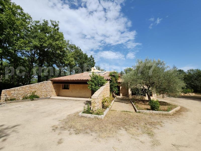 Villa - 271 m² - 8 pièces