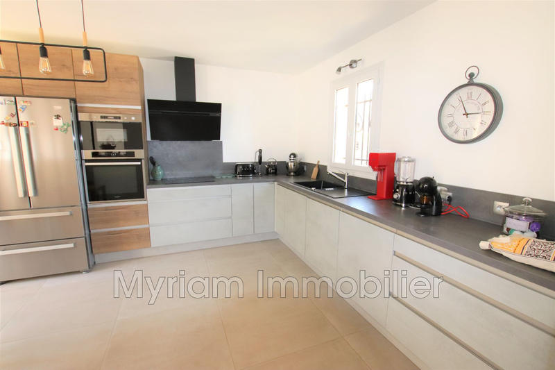 Maison - 290 m² - 5 pièces