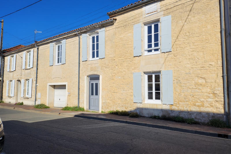 Maison - 180 m² - 7 pièces
