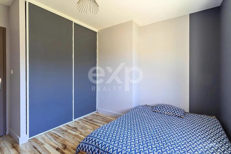 Maison - 180 m² - 8 pièces