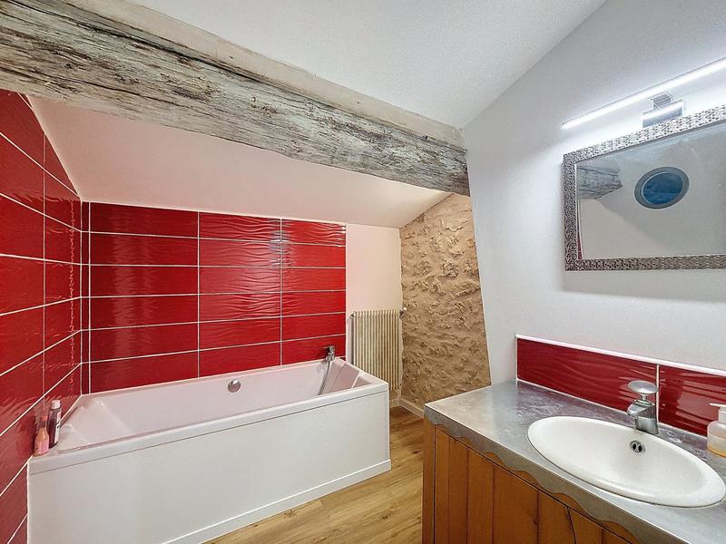 Maison - 215 m² - 8 pièces