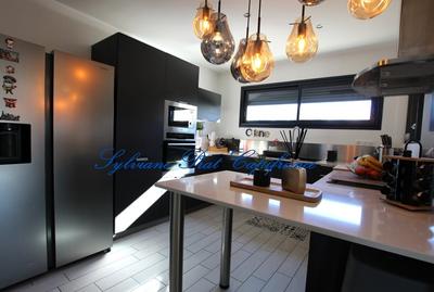 Maison - 138 m² - 5 pièces